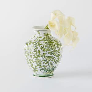 https://s3-ap-southeast-2.amazonaws.com/fusionfactory.commerceconnect.bbnt.production/pim_media/000/180/163/M_F_Chinoiserie-Ginger-Vase_Green-White_26130701_V2_SI.jpg?1733804609