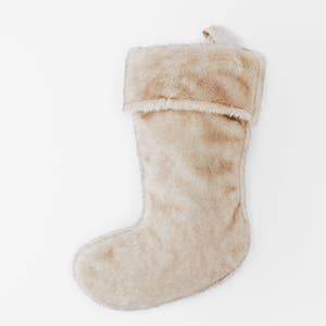https://s3-ap-southeast-2.amazonaws.com/fusionfactory.commerceconnect.bbnt.production/pim_media/000/165/973/M_F_FT_Luxury-Faux-Fur-Stocking_23261501_SI.jpg?1721370904