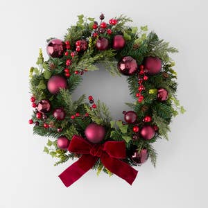 https://s3-ap-southeast-2.amazonaws.com/fusionfactory.commerceconnect.bbnt.production/pim_media/000/198/044/M_F_MR_66cm-Bauble-_-Velvet-Bow-Wreath_26275301_SI.jpg?1753150496