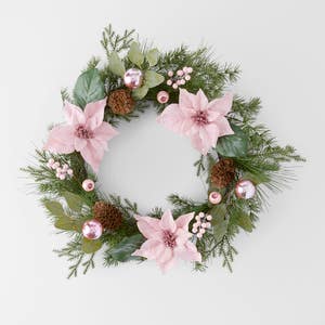 https://s3-ap-southeast-2.amazonaws.com/fusionfactory.commerceconnect.bbnt.production/pim_media/000/196/582/M_F_MR_66cm-Pink-Poinsettia-Pinecone-_-Pine-Wreath_26279401_SI.jpg?1750918378