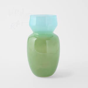 https://s3-ap-southeast-2.amazonaws.com/fusionfactory.commerceconnect.bbnt.production/pim_media/000/199/030/M_F_S25-26_Klara-Glass-Vase_Green-Blue_26558902_SI.jpg?1754374126