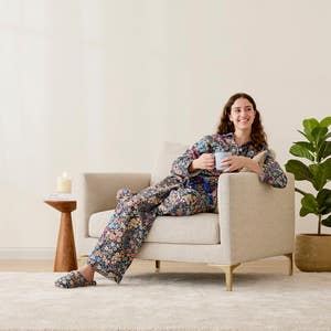 https://s3-ap-southeast-2.amazonaws.com/fusionfactory.commerceconnect.bbnt.production/pim_media/000/190/333/M_F_W25_Studio_LS_Flannelette_Shot_53_Detail_Shot_Bridget_PJs_15_SI.jpg?1740965369